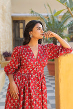 Load image into Gallery viewer, the ANISE midi - deep red with butis