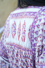 Load image into Gallery viewer, the MINT top - White with red purple floral