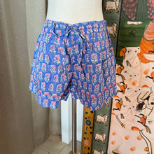 Load image into Gallery viewer, Pyjamas shorts set - blue w/ pink floral