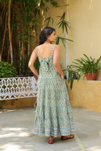 Load image into Gallery viewer, the SENF maxi - green w/ blue floral