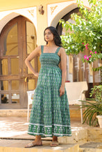 Load image into Gallery viewer, the BAY maxi dress - bottle green
