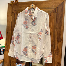 Load image into Gallery viewer, The BASIC shirt - white with coral grey floral