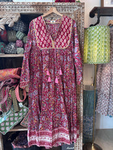 Load image into Gallery viewer, the Thyme maxi - red colourful floral