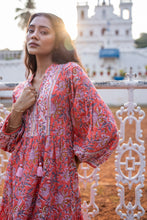 Load image into Gallery viewer, The WASABI midi -apricot w/ pink floral