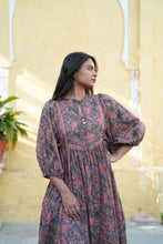 Load image into Gallery viewer, The NUTMEG midi - Charcoal grey w/ Fuschia floral