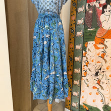 Load image into Gallery viewer, the Godet Skirt - blue & dark green floral
