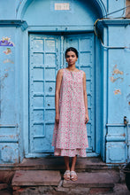 Load image into Gallery viewer, the KAFFIR midi - soft pink floral