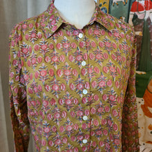 Load image into Gallery viewer, The BASIC shirt - olive floral