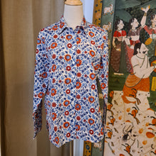 Load image into Gallery viewer, The BASIC shirt - white with blue red floral