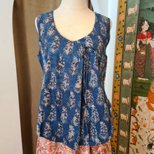 Load image into Gallery viewer, The WAISTCOAT - indigo floral