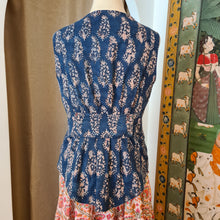 Load image into Gallery viewer, The WAISTCOAT - indigo floral