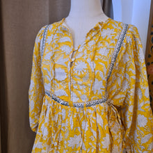 Load image into Gallery viewer, The NUTMEG midi - yellow with white floral