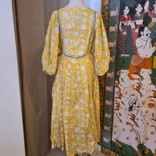 Load image into Gallery viewer, The NUTMEG midi - yellow with white floral
