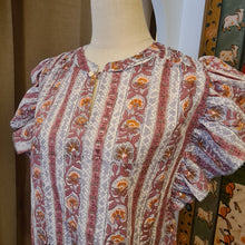 Load image into Gallery viewer, The TANZY top - grey w/ mauve floral