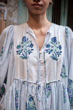 Load image into Gallery viewer, The NUTMEG midi - white and blue buta