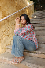 Load image into Gallery viewer, the MINT top - turquoise blue with pink butis