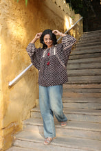 Load image into Gallery viewer, the MINT top - black bagru