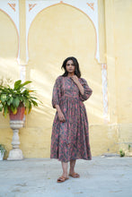 Load image into Gallery viewer, The NUTMEG midi - Charcoal grey w/ Fuschia floral