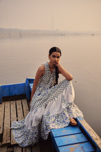 Load image into Gallery viewer, the BORAGE MAXI - white and blue floral