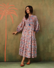 Load image into Gallery viewer, The WASABI midi - White with blue floral