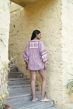Load image into Gallery viewer, the MINT top - White with red purple floral