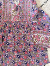 Load image into Gallery viewer, the MINT top - Lavender w/ pink navy floral