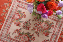 Load image into Gallery viewer, GIETHOORN Placemats - Beige floral (set of 6)