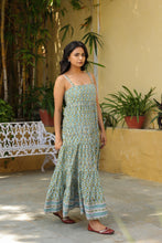 Load image into Gallery viewer, the SENF maxi - green w/ blue floral