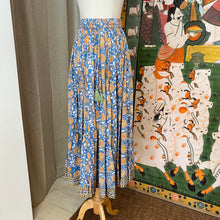 Load image into Gallery viewer, Panelled skirt with pockets - blue w/ yellow floral