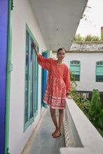 Load image into Gallery viewer, the CHILLI mini - coral and pink floral