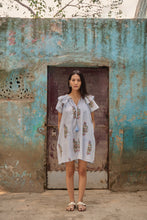 Load image into Gallery viewer, the MACE mini - blue stripes with buta