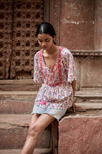 Load image into Gallery viewer, the CELERY top - white with buti block printed