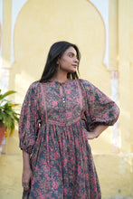 Load image into Gallery viewer, The NUTMEG midi - Charcoal grey w/ Fuschia floral