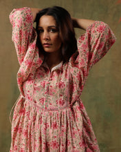 Load image into Gallery viewer, The NUTMEG midi - soft pink floral
