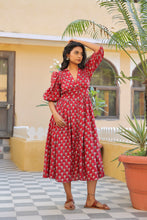 Load image into Gallery viewer, the ANISE midi - deep red with butis