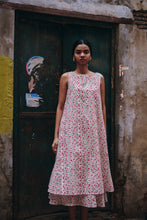Load image into Gallery viewer, the KAFFIR midi - soft pink floral