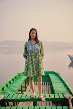 Load image into Gallery viewer, The NUTMEG mini - green with blue