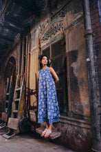 Load image into Gallery viewer, the KAFFIR midi - blue floral