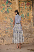 Load image into Gallery viewer, the TIERED skirt - white and blue floral