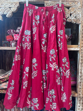 Load image into Gallery viewer, the Godet Skirt - dark red w/ grey floral