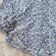 Load image into Gallery viewer, The PAPRIKA set - white and blue floral set