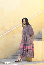 Load image into Gallery viewer, the CHILLI midi - Charcoal grey w/ Fuschia floral