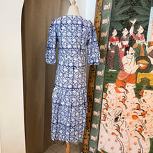 Load image into Gallery viewer, The CAROM midi w/ sleeves - deep blue