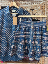 Load image into Gallery viewer, The BASIC shirt - indigo buti print