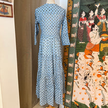 Load image into Gallery viewer, The Pepper Maxi - light blue & navy bootis V2