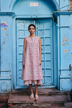 Load image into Gallery viewer, the KAFFIR midi - soft pink floral