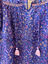 Load image into Gallery viewer, the GINKO top - dark purple w/ pink floral