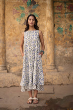 Load image into Gallery viewer, the KAFFIR midi - white with blue floral