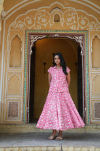 Load image into Gallery viewer, the Godet Skirt - magenta w/ white floral