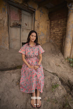 Load image into Gallery viewer, the PARSLEY MIDI dress - soft pink floral